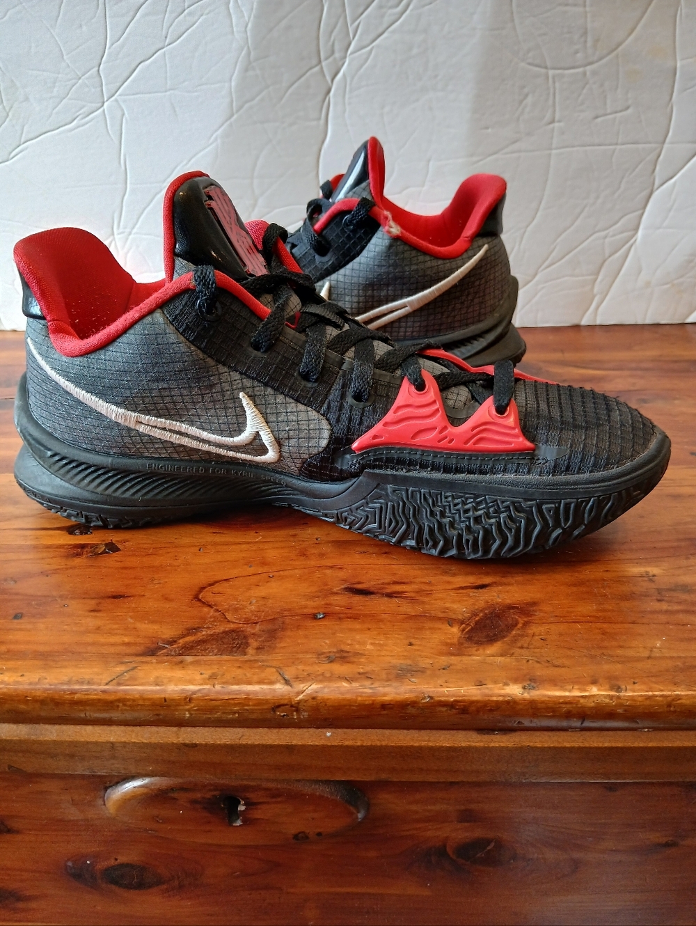Nike Kyrie 4 Low Bred Shoes Men's Size 8.5 - Picture 6 of 12